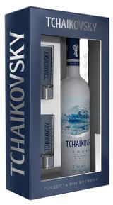Изображение товара Водка Tchaikovsky с 2 стопками в подарочной упаковке Россия, 0,7 л