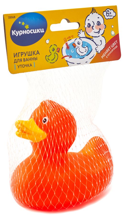  женщина меняет тампон 