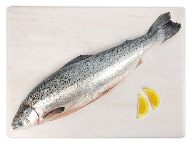 Лосось охлажденный с головой потрошеный 2 вес 1500₽