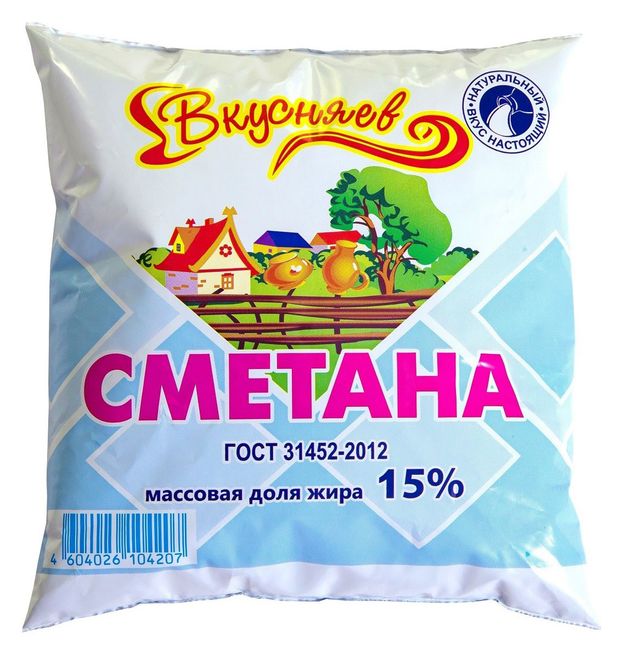 Сметана Вкусняев в пакете 15% БЗМЖ, 430 г