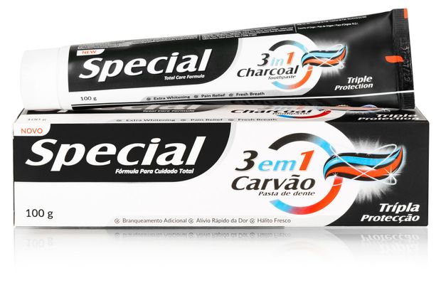 Зубная паста Special Charcoal 3 в 1 с углем 100 г 83₽