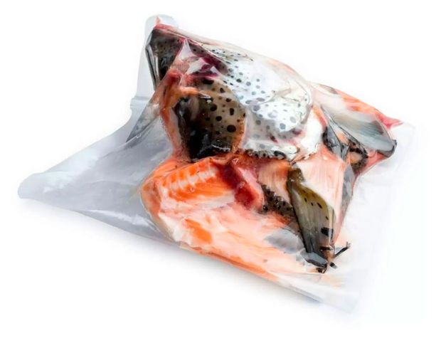 Форель замороженная Серебро морей суповой набор 1 кг 306₽