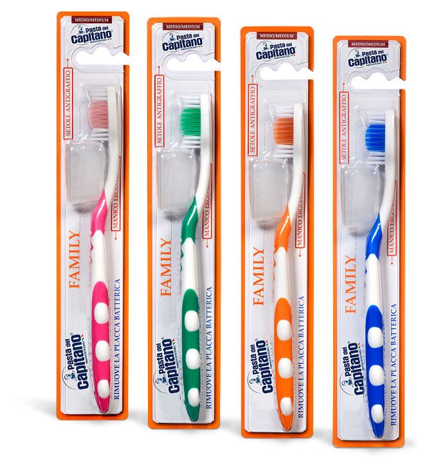 Щетка зубная Pasta Del Capitano для всей семьи средней жесткости, 1 шт в ассортименте
