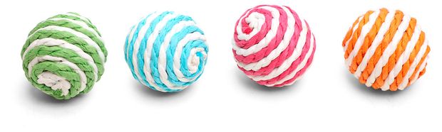 Набор игрушек для кошек Triol Активная игра 2 мяча х d 45 мм в ассортименте 96₽