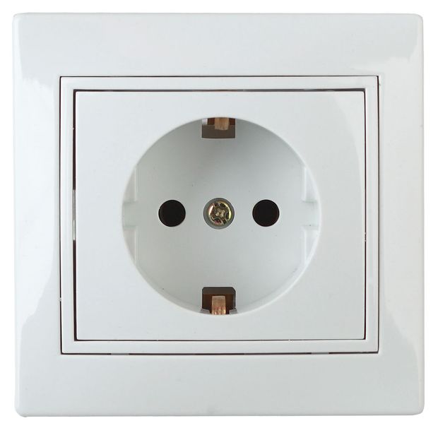 Розетка Intro 2PE Schuko Plano1-206-01 16А-250В IP20 СУ со шторками 210₽