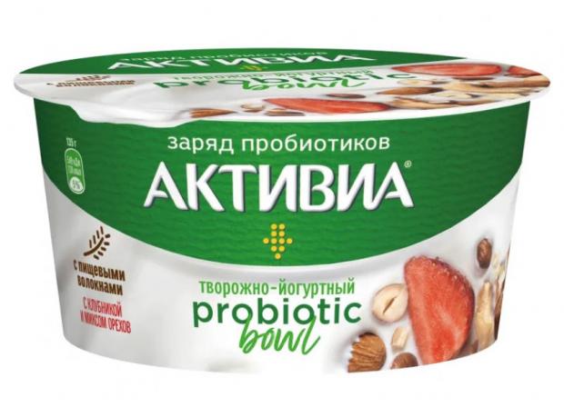 Фото - Биопродукт творожный «Активиа» клубника микс орехов 3,5%, 135 г активиа бзмж йогурт активиа вишня danone