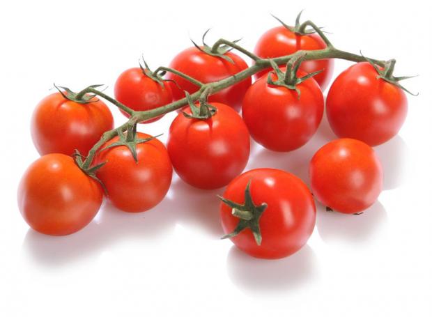 Томаты мини на ветке 500 г 200₽