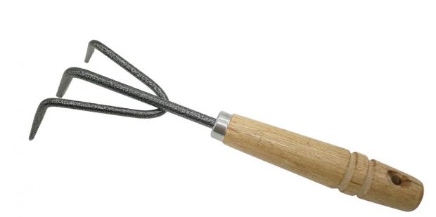 Разрыхлитель Garden Star с деревянной ручкой 265х83 см 80₽