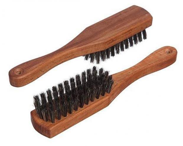 Щетка для одежды с ручкой натуральная щетина 95₽