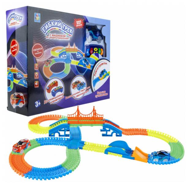 

Гибкий трек 1TOY с 2 машинами на р/у, 227 деталей