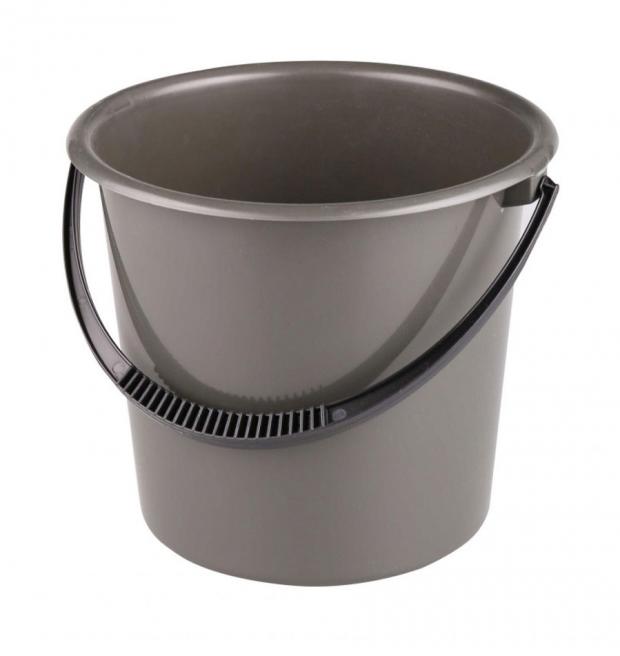 Ведро Альтернатива пластиковое 5 л 74₽