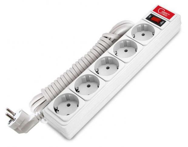 Фильтр сетевой Союз 5 гнезд с выключателем с заземлением белый 5 м 555₽