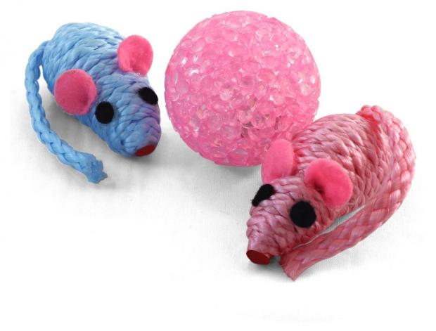 Набор игрушек для кошек Triol 2 мяча и меховая мышь 95₽