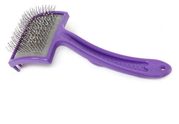 Пуходерка для собак Зооник пластмассовая большая 72₽