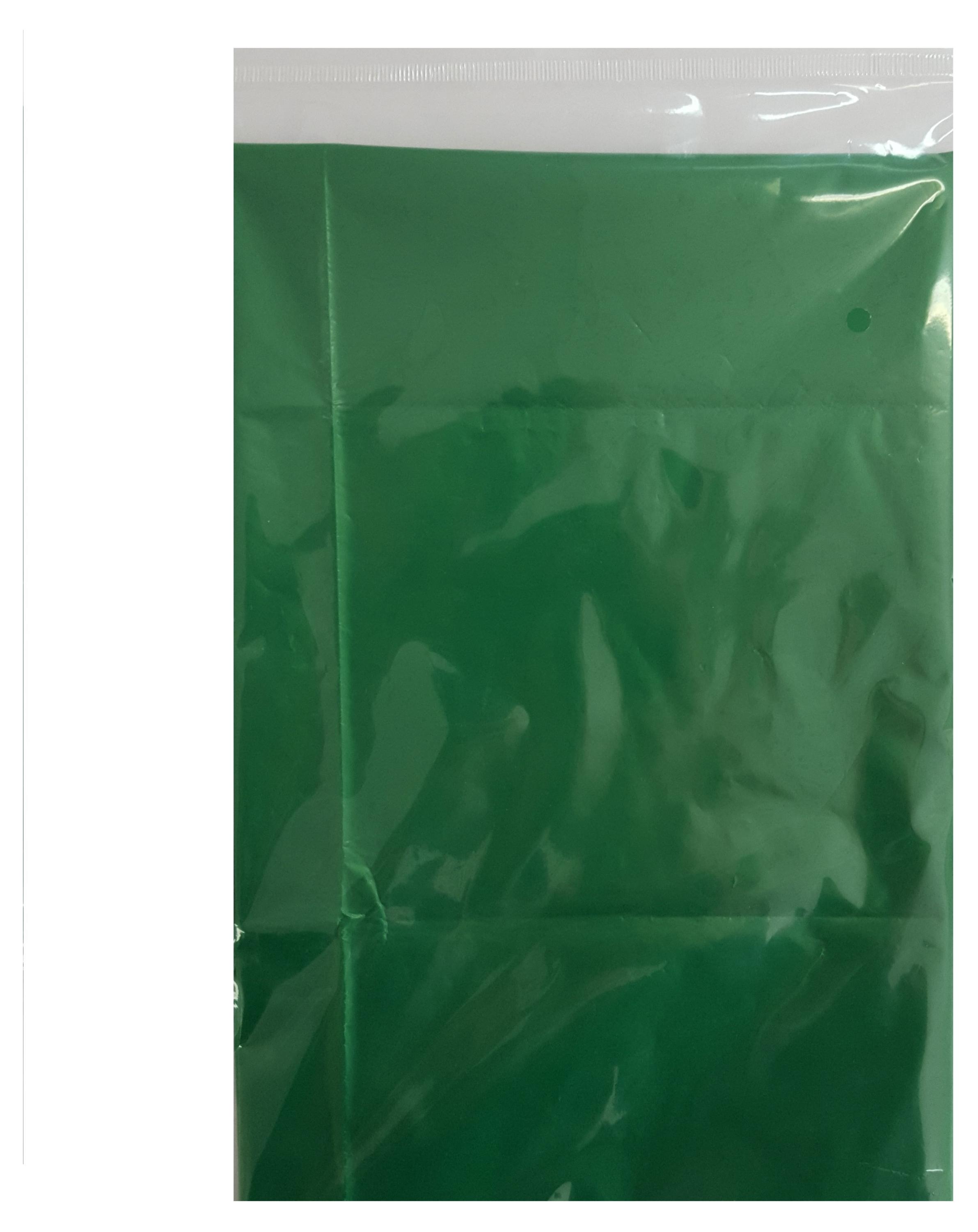 Изображение товара Одноразовая полиэтиленовая скатерть зеленая 120х180 см для пикников и вечеринок