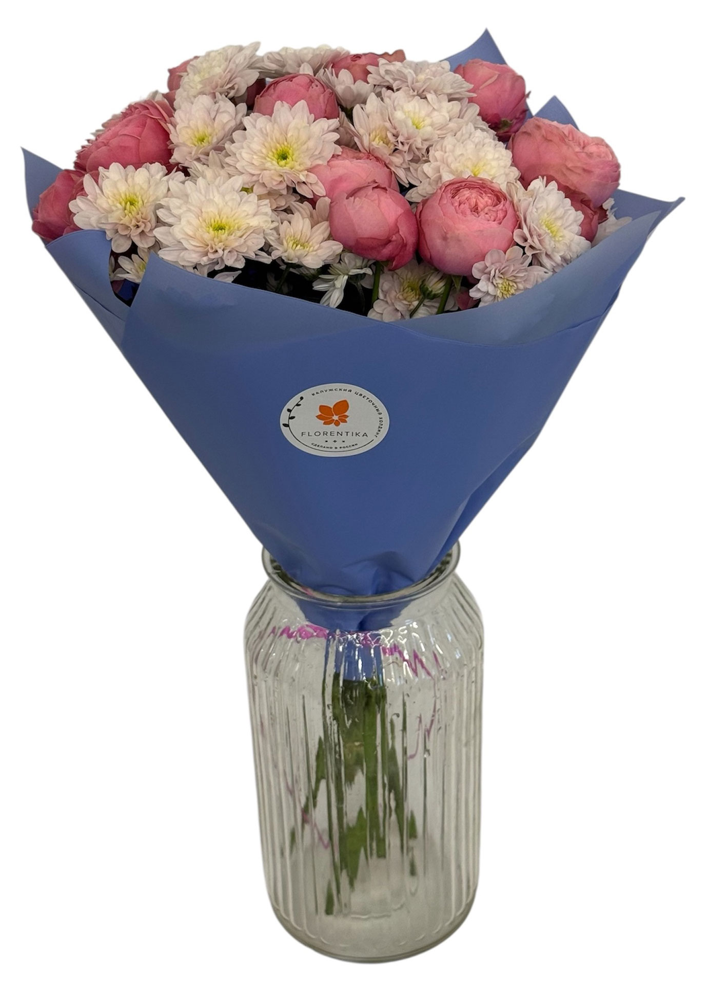 

Букет живых срезанных цветов 39 из 4 кустовых роз и 5 хризантем в упаковке в ассортименте h 50 см, 1 шт