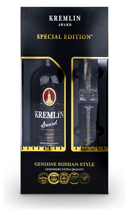 Изображение товара Водка Kremlin Award в подарочной упаковке со стопками Россия, 0,7 л