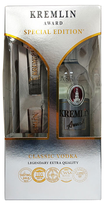 Изображение товара Водка Kremlin Award Classic в подарочной упаковке со стопками, 0,7 л