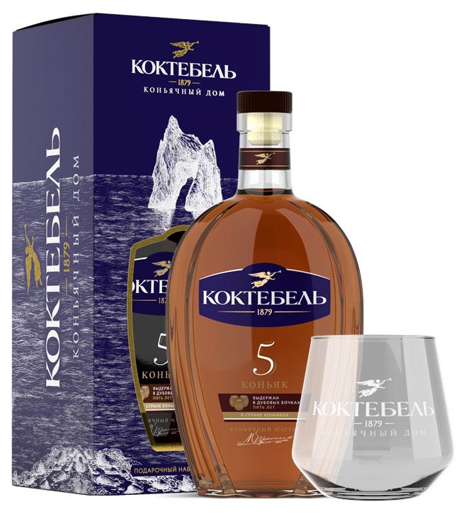 Изображение товара Коньяк Коктебель 5 лет в подарочной упаковке со стаканом Россия 0.5 л