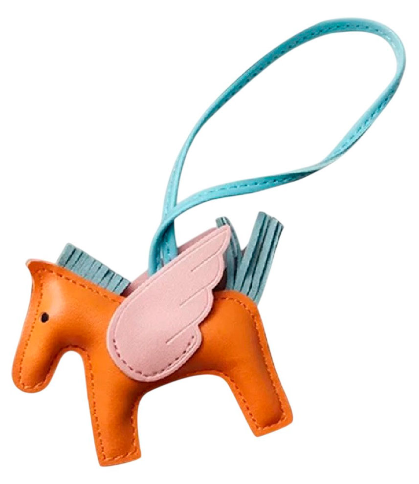 Изображение товара Брелок BALL MASQUERADE Крылатый конь 6 см, 1 шт в ассортименте