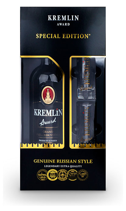 

Водка Kremlin Award в подарочной упаковке со стопками Россия, 0,7 л