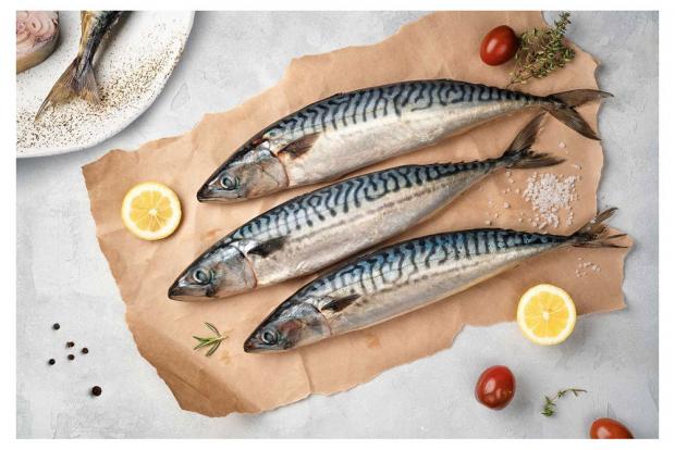 Скумбрия слабосоленая с головой, вес