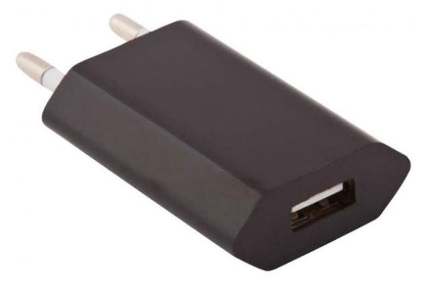 Сетевое зарядное устройство Liberty Project с USB черное